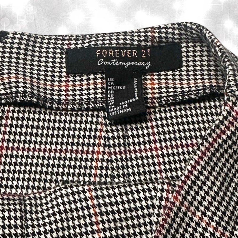 Forever 21 Classic Black and White Houndstooth Skirt - Picture 6 of 6